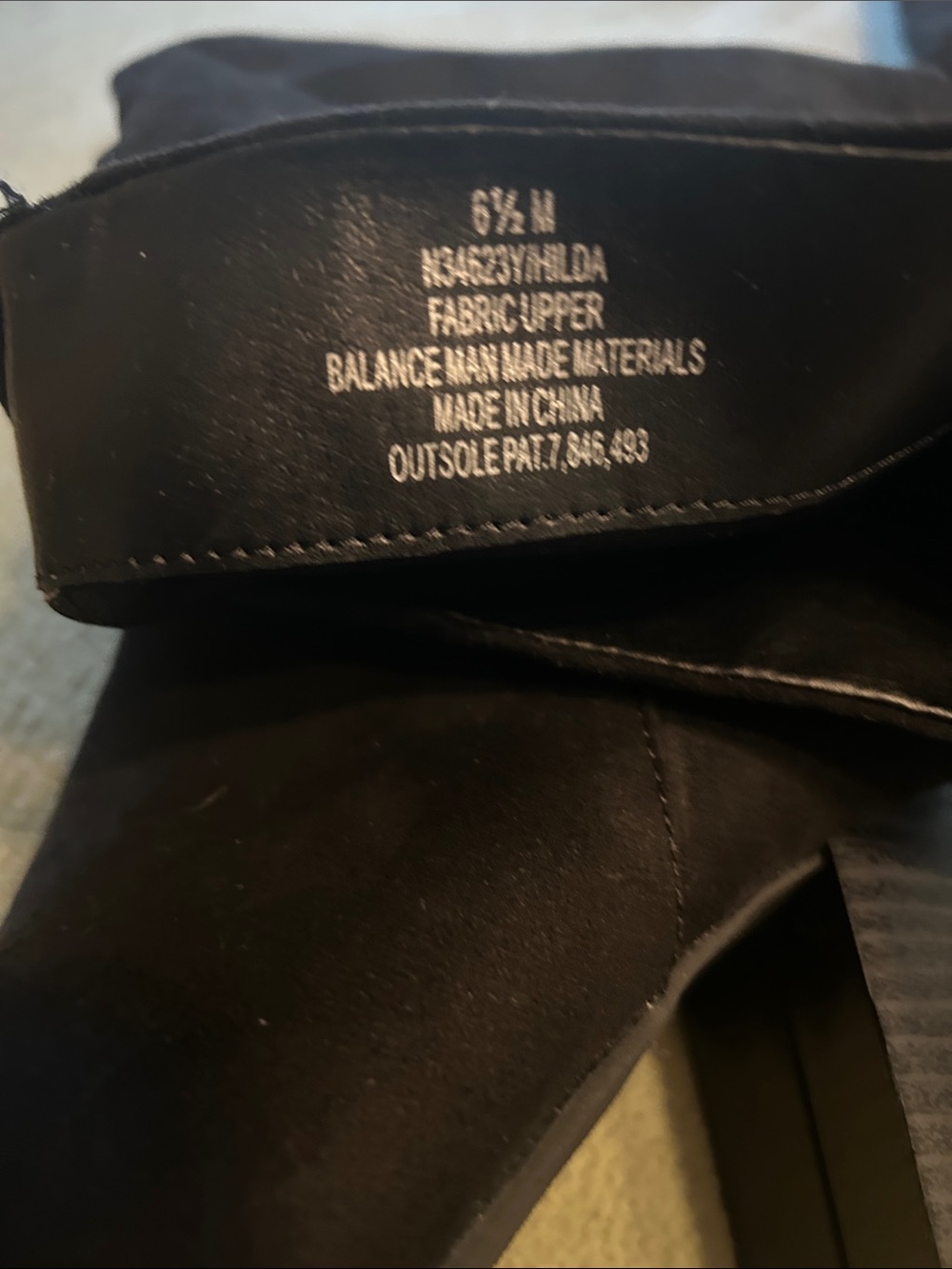 Women's Black Mid-Calf Block Heel Boots - Picture 4 of 4